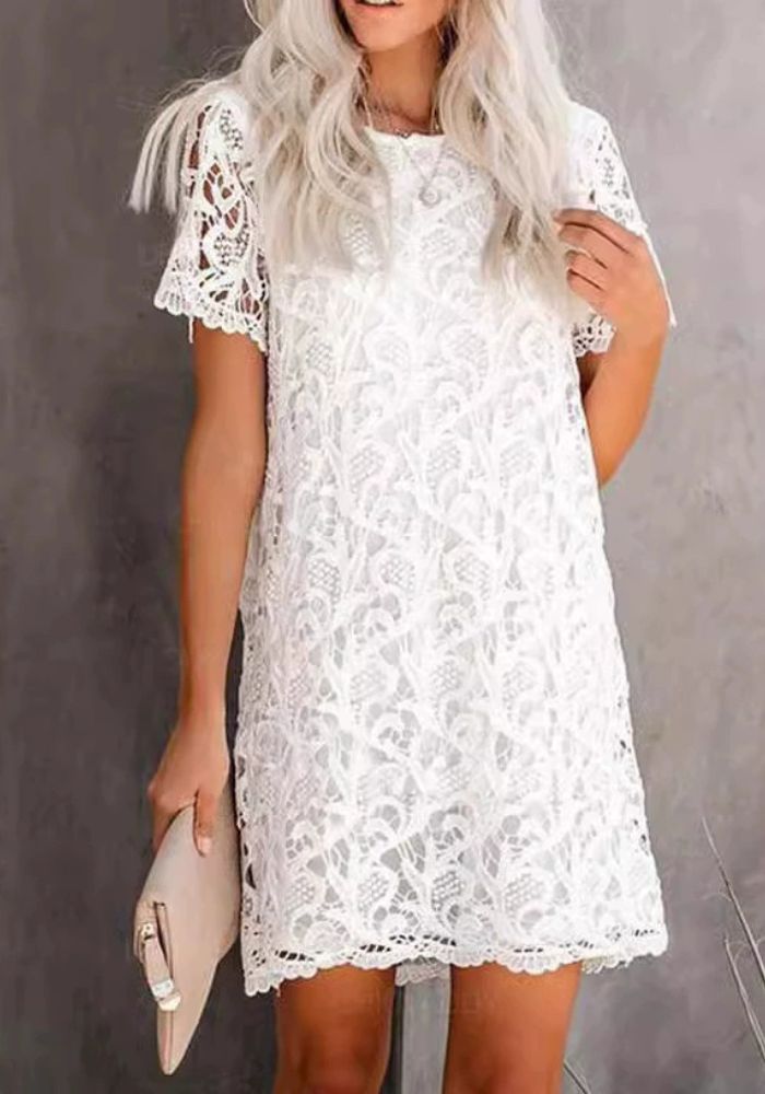 Robe trapèze dentelle blanche