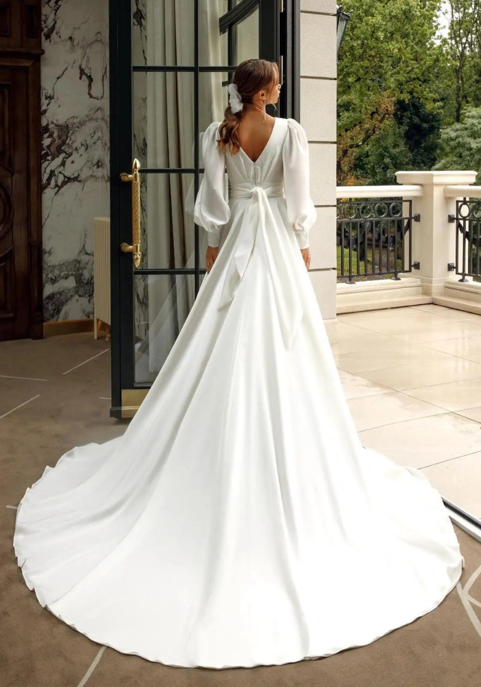 Robe trapèze chic pour mariage de dos