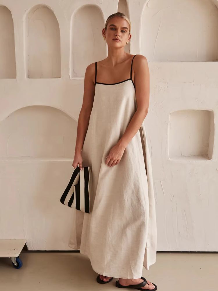 Robe trapèze minimaliste couleur beige