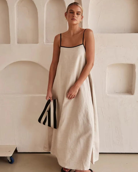 Robe trapèze minimaliste couleur beige