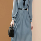 Robe trapèze plissée