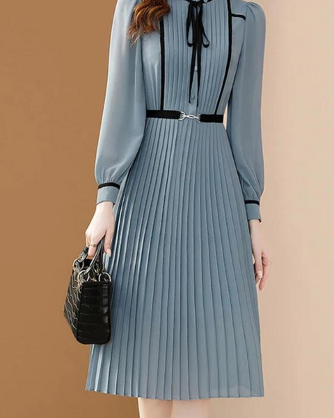 Robe trapèze plissée