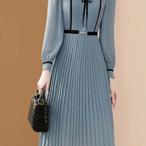 Robe trapèze plissée
